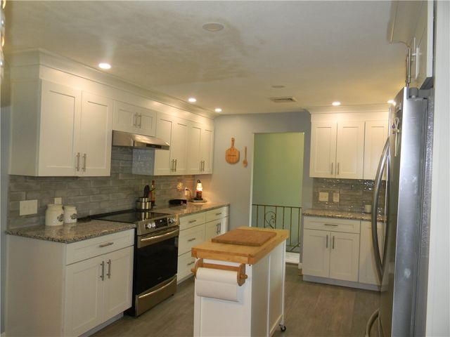 90 Quaker Drive, West Warwick, RI 02893