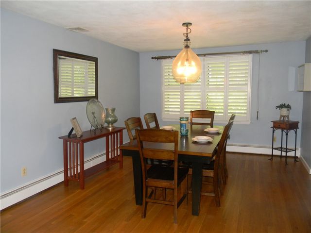 90 Quaker Drive, West Warwick, RI 02893