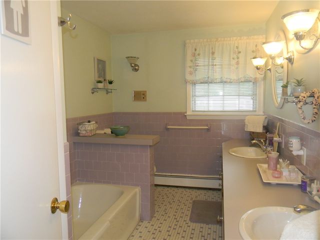 90 Quaker Drive, West Warwick, RI 02893