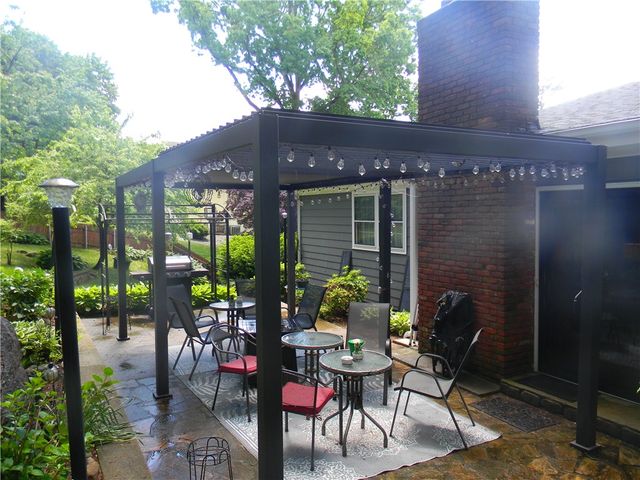 90 Quaker Drive, West Warwick, RI 02893
