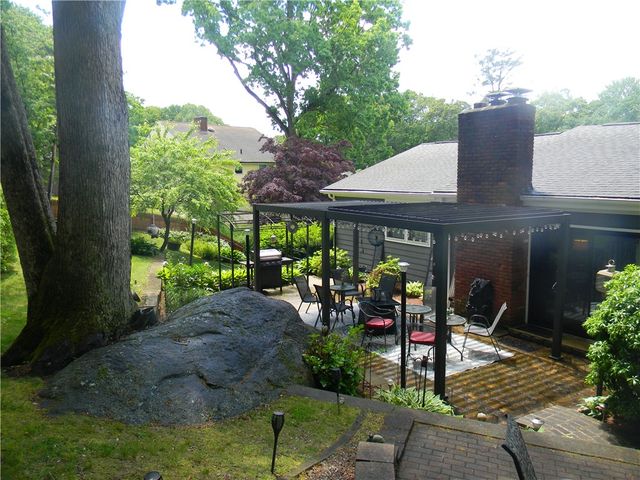 90 Quaker Drive, West Warwick, RI 02893