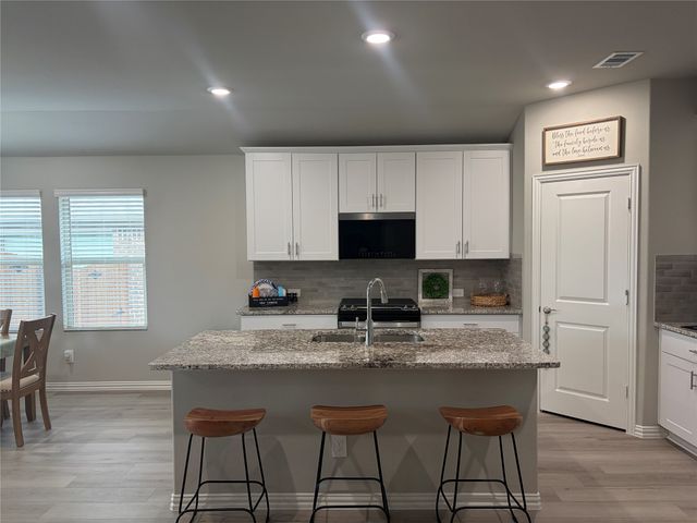 706 Easthill Drive, Princeton, TX 75071