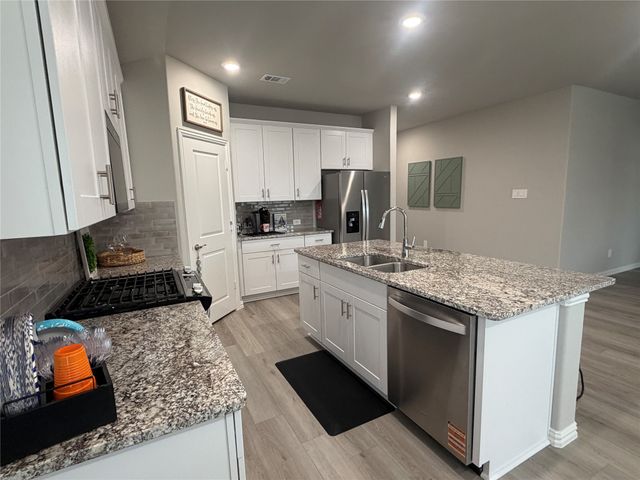 706 Easthill Drive, Princeton, TX 75071
