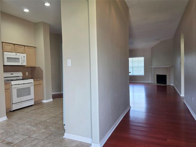 7002 Plaza Del Sol Drive D, Houston, TX 77083