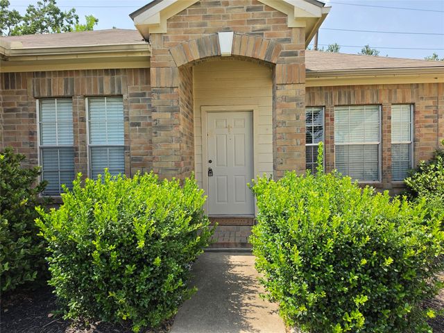 7002 Plaza Del Sol Drive D, Houston, TX 77083