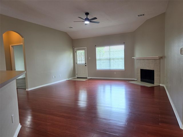 7002 Plaza Del Sol Drive D, Houston, TX 77083