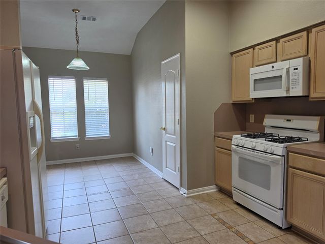 7002 Plaza Del Sol Drive D, Houston, TX 77083