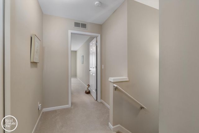 1048 Lakepointe Street, Grosse Pointe Park, MI 48230