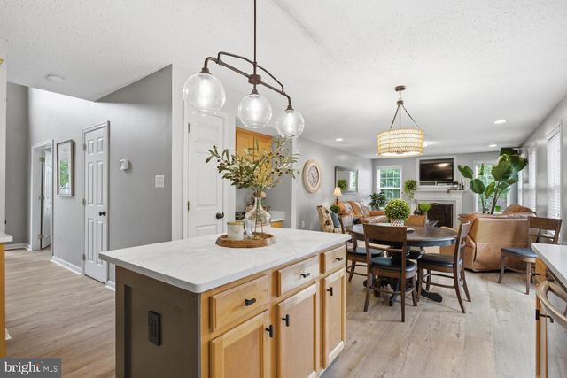 22 POCAHONTAS CT, La Plata, MD 20646