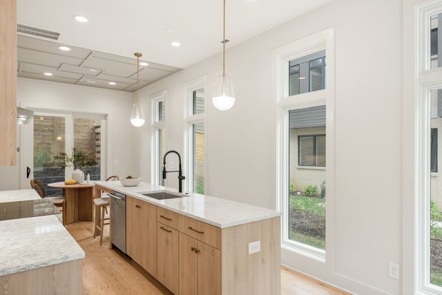 1721 6th Ave N Unit 10, Nashville, TN 37208