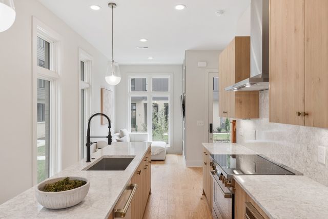 1721 6th Ave N Unit 10, Nashville, TN 37208