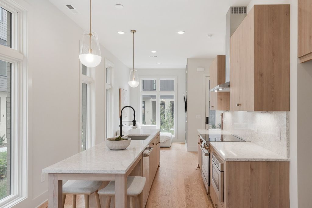 1721 6th Ave N Unit 10, Nashville, TN 37208