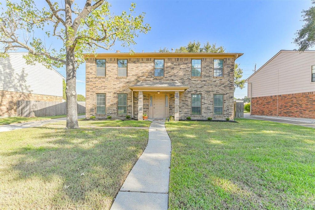 15730 Maple Manor Drive, Houston, TX 77095