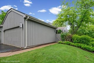 1280 Oak Hill Road, Lake Barrington, IL 60010