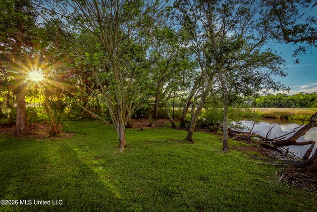 2804 Eagle Pine Drive, Ocean Springs, MS 39564