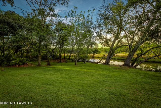2804 Eagle Pine Drive, Ocean Springs, MS 39564