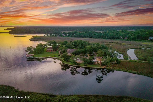 2804 Eagle Pine Drive, Ocean Springs, MS 39564