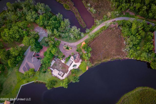2804 Eagle Pine Drive, Ocean Springs, MS 39564