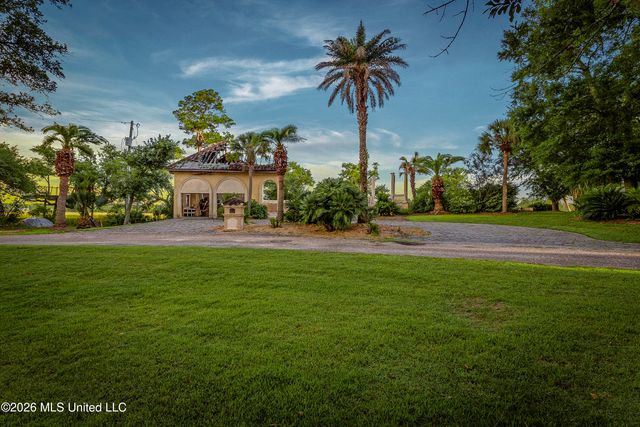 2804 Eagle Pine Drive, Ocean Springs, MS 39564