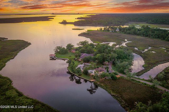 2804 Eagle Pine Drive, Ocean Springs, MS 39564
