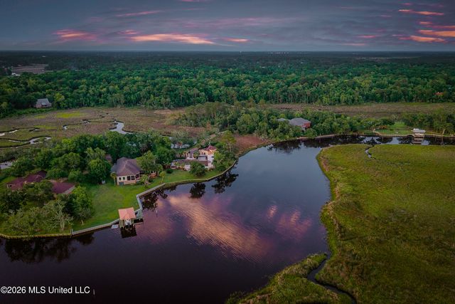 2804 Eagle Pine Drive, Ocean Springs, MS 39564