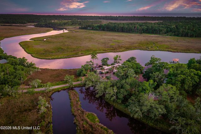 2804 Eagle Pine Drive, Ocean Springs, MS 39564