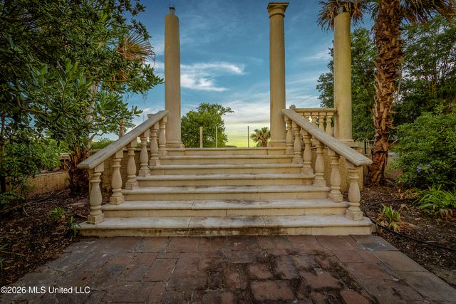 2804 Eagle Pine Drive, Ocean Springs, MS 39564