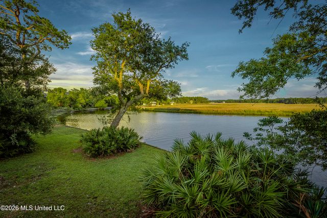 2804 Eagle Pine Drive, Ocean Springs, MS 39564