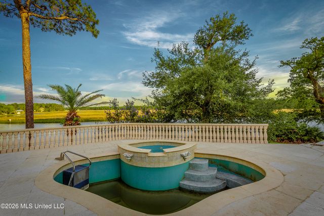 2804 Eagle Pine Drive, Ocean Springs, MS 39564
