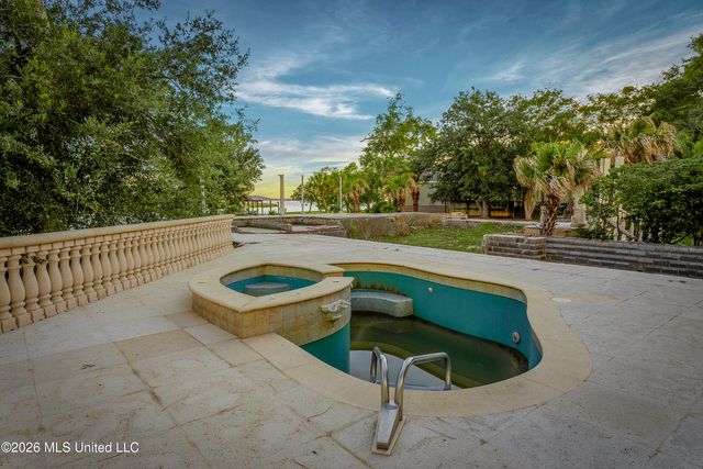 2804 Eagle Pine Drive, Ocean Springs, MS 39564