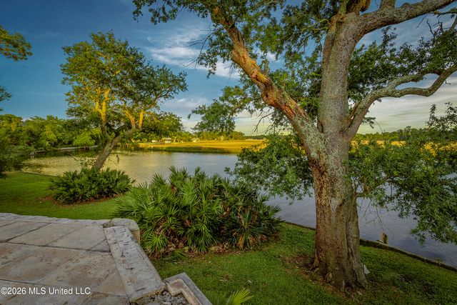 2804 Eagle Pine Drive, Ocean Springs, MS 39564