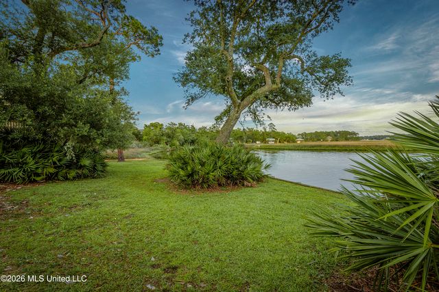 2804 Eagle Pine Drive, Ocean Springs, MS 39564