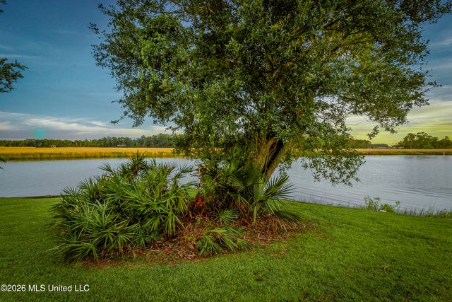 2804 Eagle Pine Drive, Ocean Springs, MS 39564