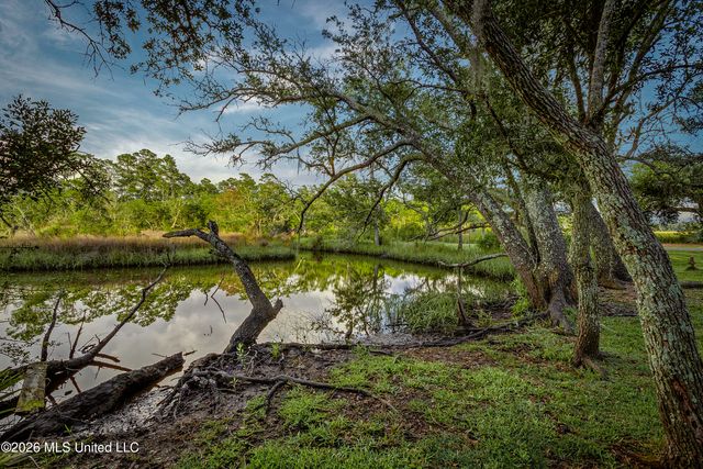 2804 Eagle Pine Drive, Ocean Springs, MS 39564