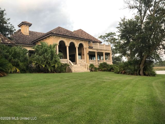2804 Eagle Pine Drive, Ocean Springs, MS 39564
