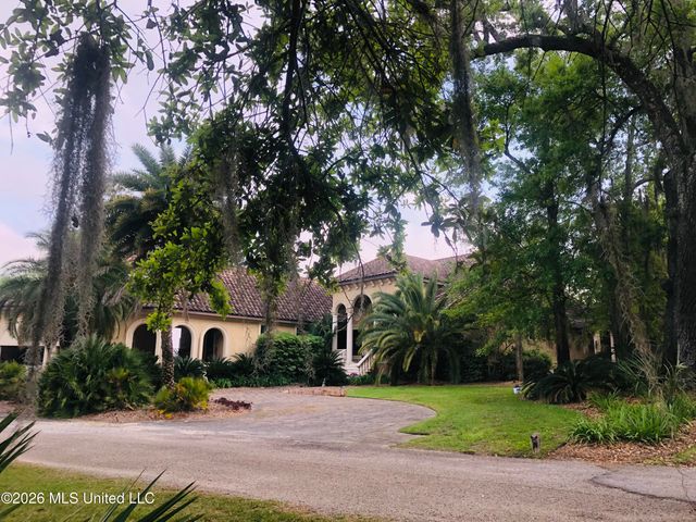 2804 Eagle Pine Drive, Ocean Springs, MS 39564