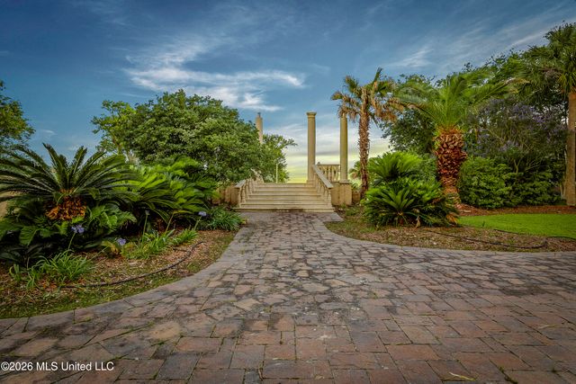 2804 Eagle Pine Drive, Ocean Springs, MS 39564
