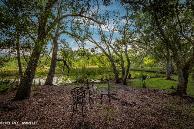 2804 Eagle Pine Drive, Ocean Springs, MS 39564