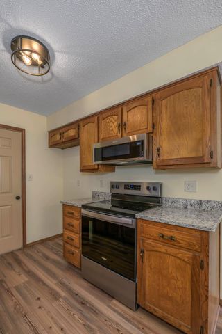 1141 E Cambridge Street, Springfield, MO 65807