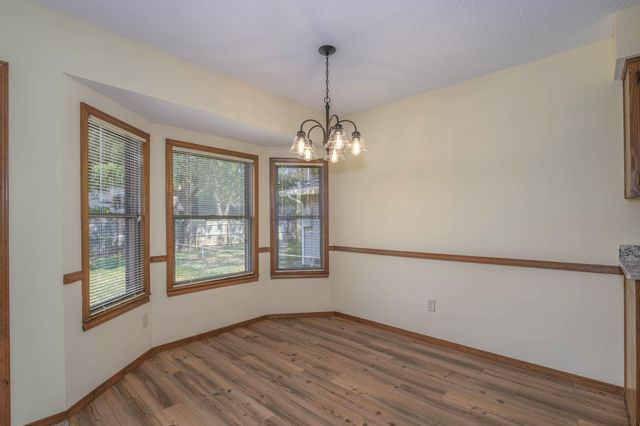 1141 E Cambridge Street, Springfield, MO 65807
