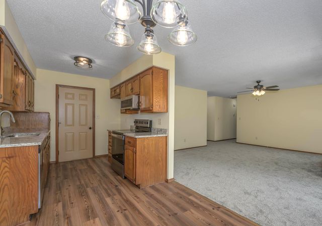 1141 E Cambridge Street, Springfield, MO 65807