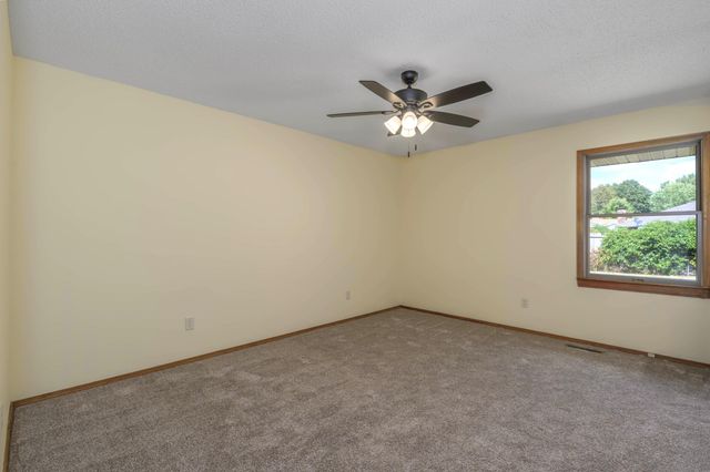 1141 E Cambridge Street, Springfield, MO 65807