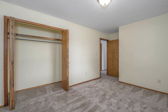 1141 E Cambridge Street, Springfield, MO 65807