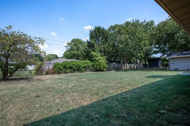 1141 E Cambridge Street, Springfield, MO 65807