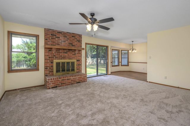 1141 E Cambridge Street, Springfield, MO 65807