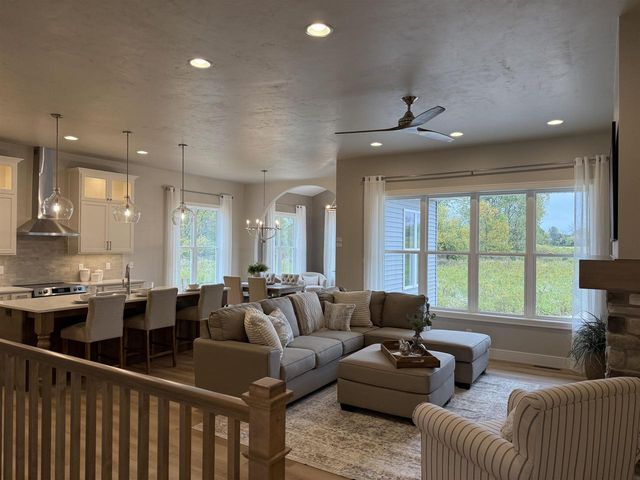 N1786 RED CARDINAL DRIVE, Greenville, WI 54942