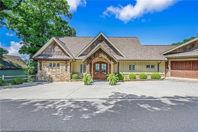 777 Green Hill Road, Blowing Rock, NC 28605