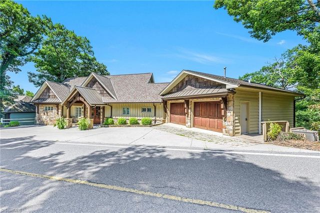 777 Green Hill Road, Blowing Rock, NC 28605