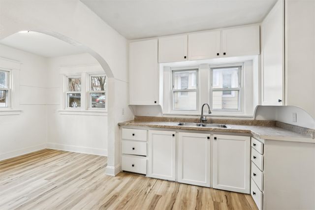 1916 Jefferson Avenue, Des Moines, IA 50314