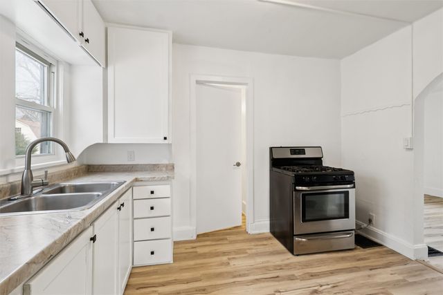 1916 Jefferson Avenue, Des Moines, IA 50314